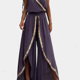 Lorena | Rochie Mono cu Detalii Aurii și Fendă pe Picior