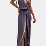 Lorena | Rochie Mono cu Detalii Aurii și Fendă pe Picior