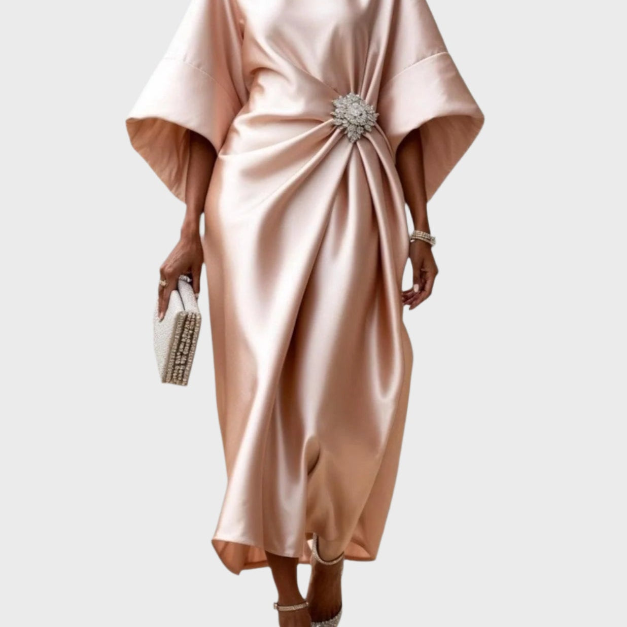 Rochie din Satin cu Plisare Pe Laterale și Cataramă Decorativă