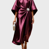 Rochie din Satin cu Plisare Pe Laterale și Cataramă Decorativă