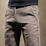 Pantaloni casual cu croială slim