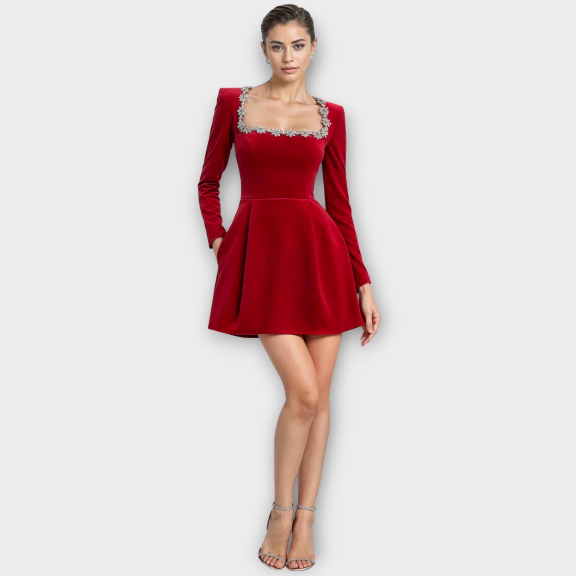 Rochie Mini cu Decolteu Patrat Ornamentată cu Cristale