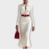 Rochie Midi Tricotată cu Model Rib și Detalii cu Butoni Aurii