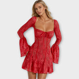 Rochia Romantică cu Dantelă și Efect Transparent