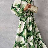 Gabriela | Rochie Lungă Elegantă cu Mâneci Lungi și Decupaj în V