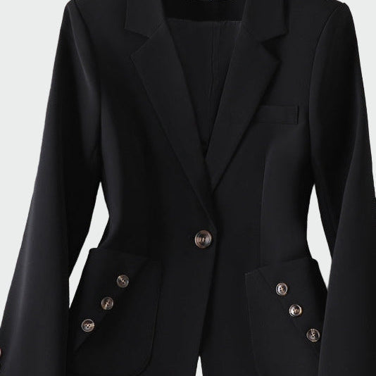 Palton într-o linie fermecătoare