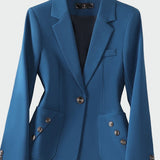 Palton într-o linie fermecătoare