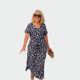 Rochie cu imprimeu leopard și decolteu impresionant în formă de V