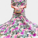 Rochie Lungă Florală cu Decolteu în V și Eleganță Romantica