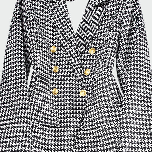 Blazer în linie clasică