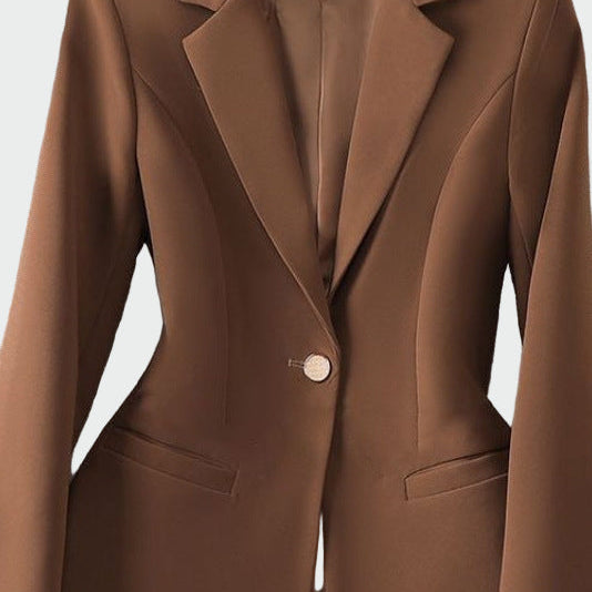 Blazer într-un stil modern și elegant